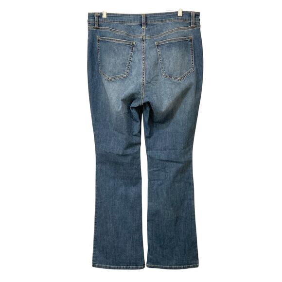 Style & Co Curvy Boot Leg Medium Wash Jeans Size 14L EUC - Picture 2 of 8